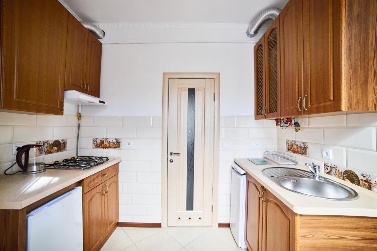 Comfort Apartments In Center Львов Экстерьер фото