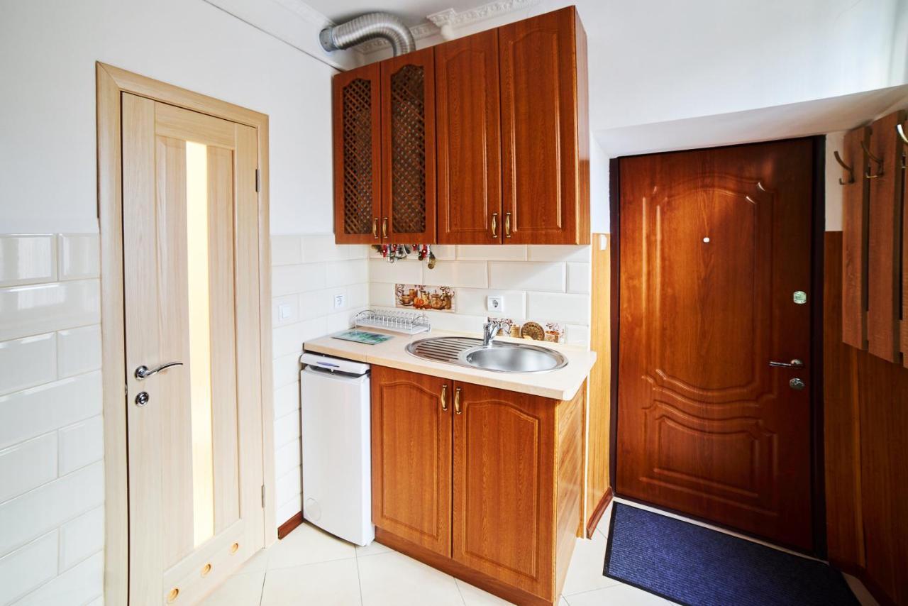 Comfort Apartments In Center Львов Экстерьер фото