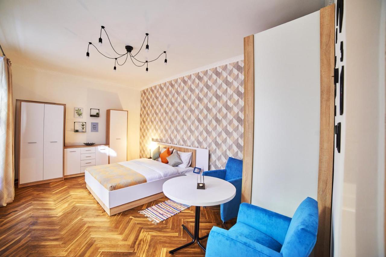 Comfort Apartments In Center Львов Экстерьер фото