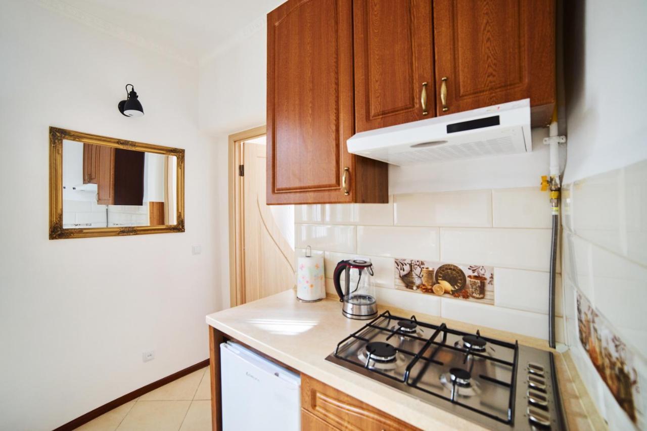 Comfort Apartments In Center Львов Экстерьер фото